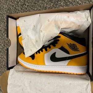 COPY - Jordan 1 Mid Taxi